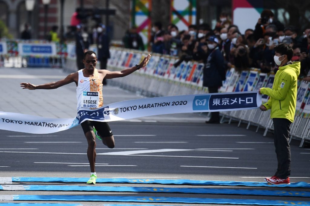 Birhanu Legese conquistou título de bicampeão da Maratona de Tóquio (Charly Triballeau/AFP)